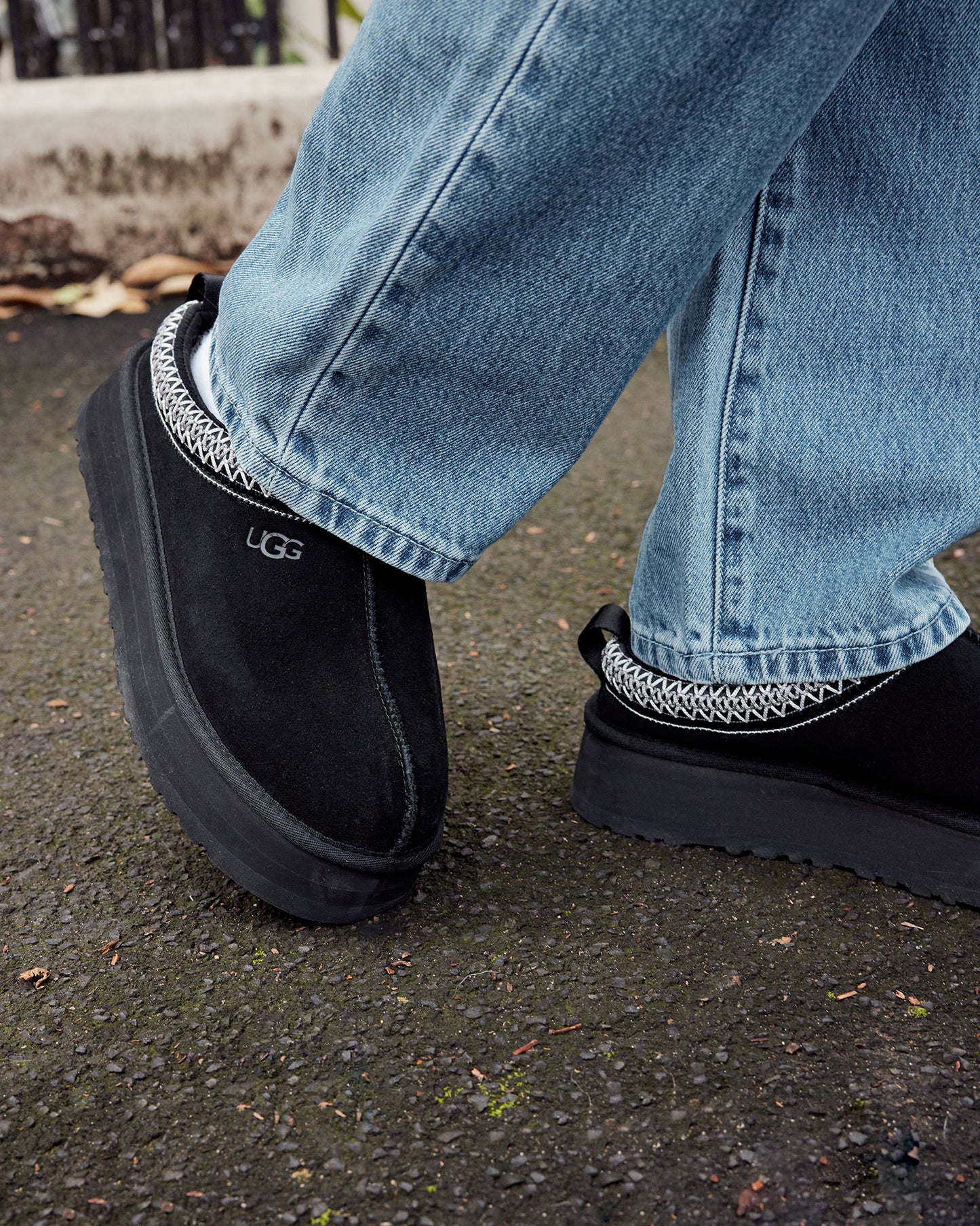 UGG