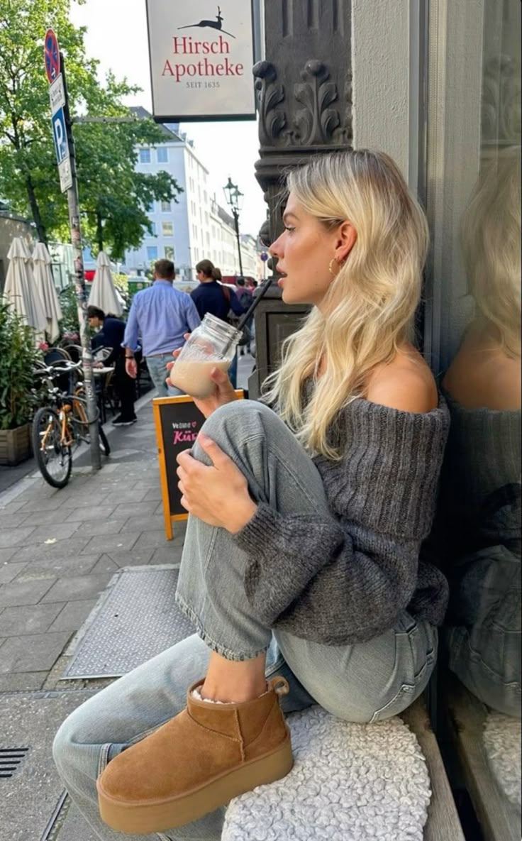UGG